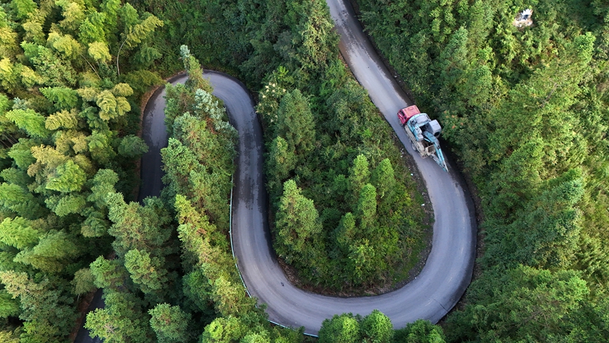 南寨鎮盤山公路。