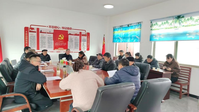 組織召開黨員大會。黃勇攝