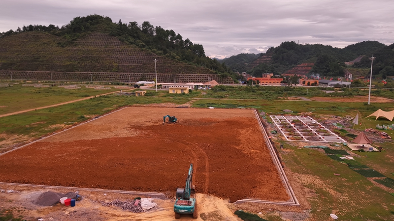 增加新的馬術訓練場。