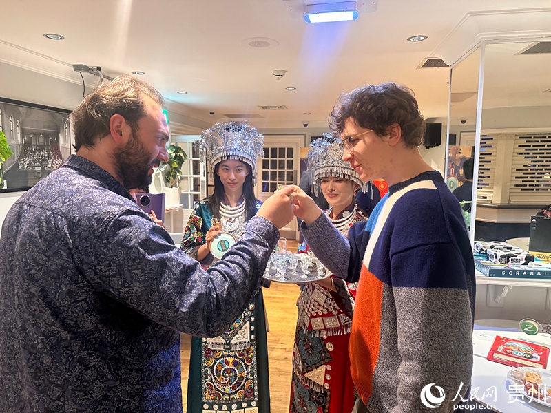 貴州習酒亮相中歐藝術交流音樂會現場。人民網 趙靜 攝 (2).jpg