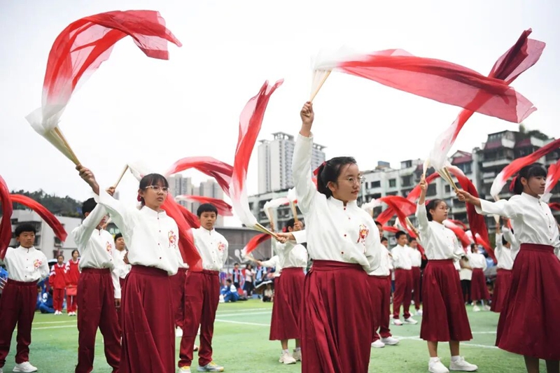 9月29日，貴陽市第十八中學第四十五屆體育藝術節開幕式節目展演現場。