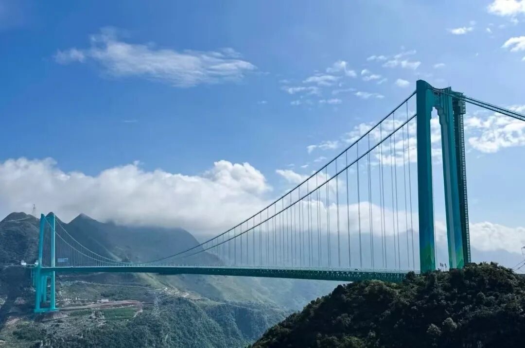 花江峽谷大橋。
