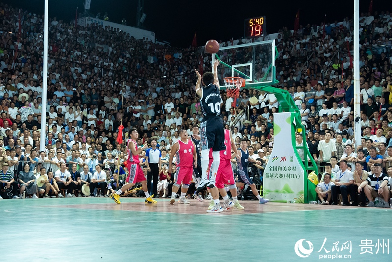 “村BA”現場。人民網 涂敏 攝