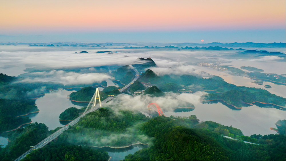 高原明珠——紅楓湖 穎懿攝.jpg