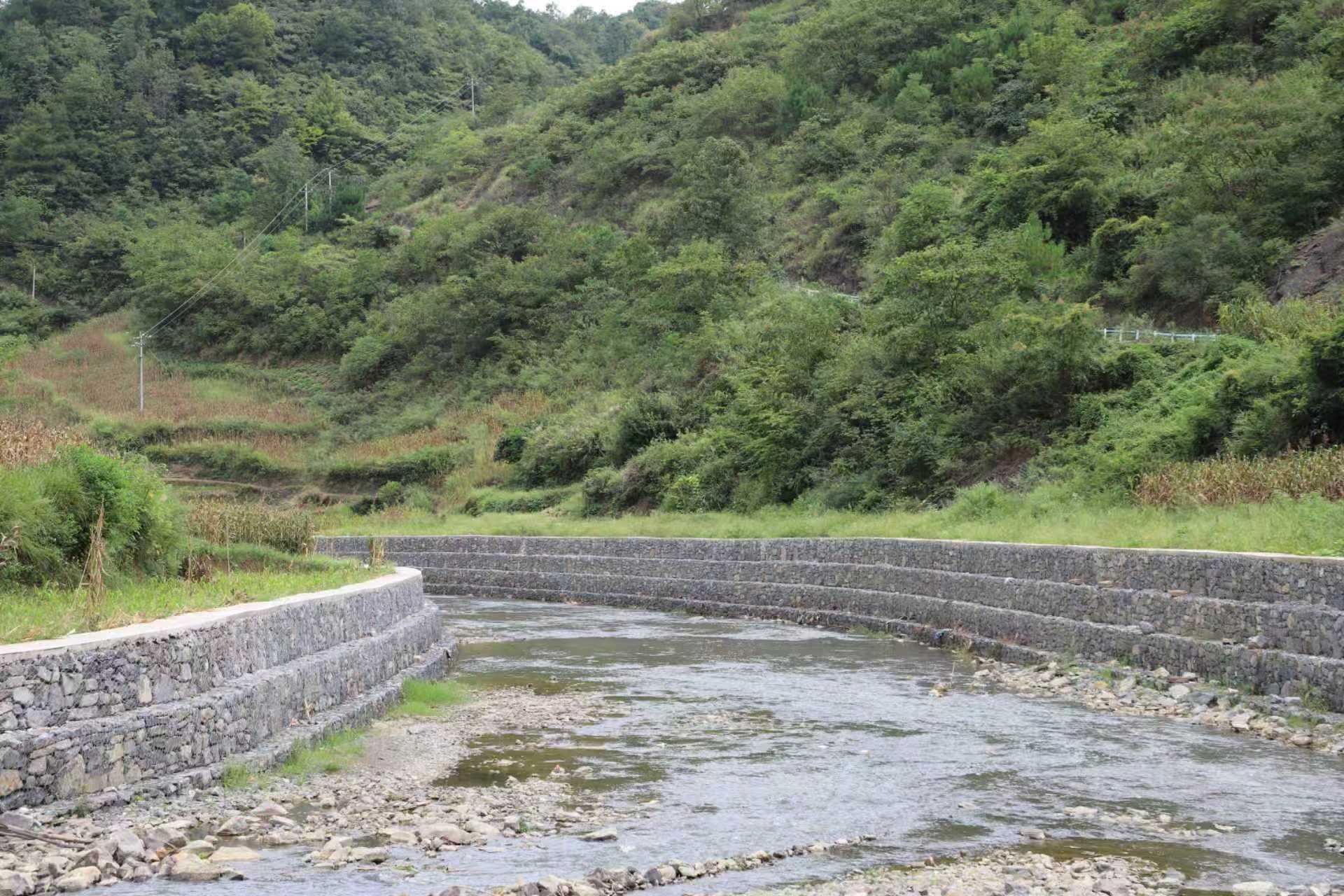 煥然一新的河道。彭垚攝