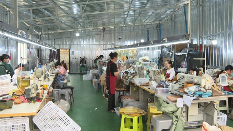 4 圖為院壩工廠內一片繁忙景象.jpg