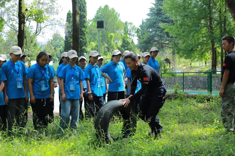 貴州各級少先隊組織廣泛開展“十·一三”建隊日系列主題活動。