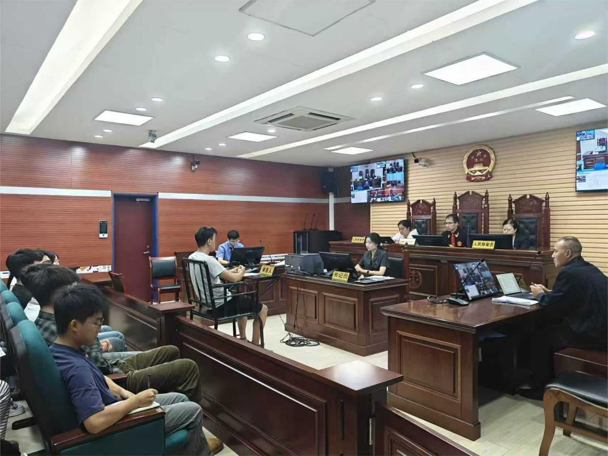 庭審變 “課堂” 。