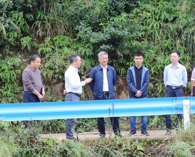 扎實推進駐村幫扶工作，深化校地合作共促發展。