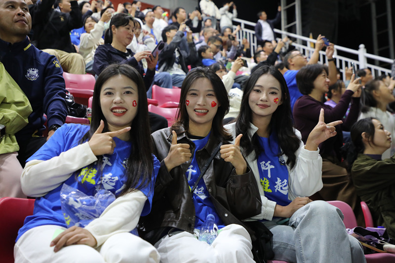 球迷現場助陣。楊文美攝