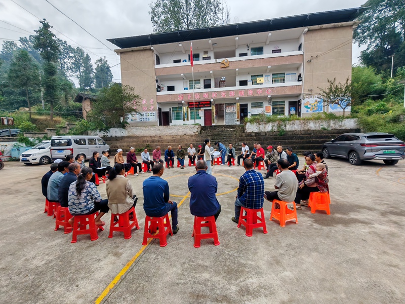 城關鎮警示宣傳壩壩會。