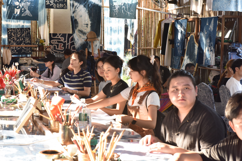 體驗手工蠟染。