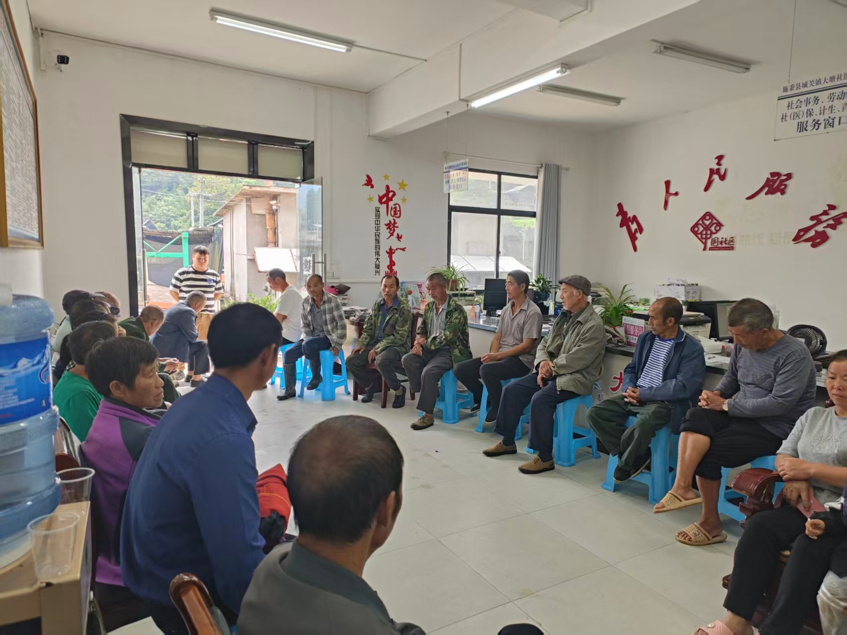 城關鎮組織開展鳥類保護院壩會。