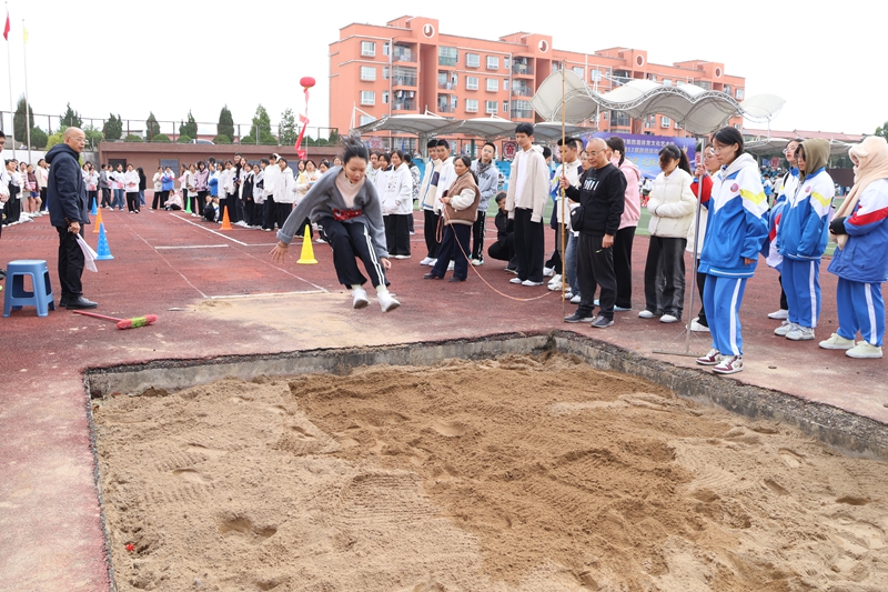 運動會現場。