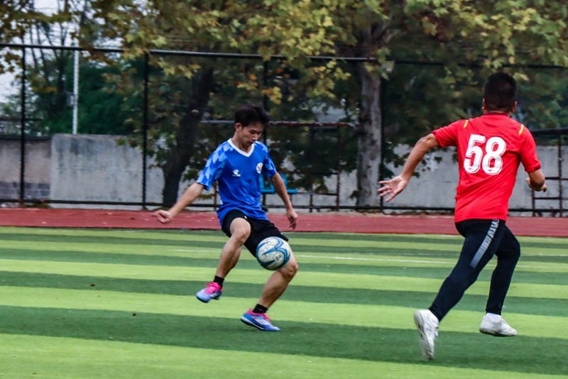 凱里學院“校長杯”青少年校園足球“班超”聯賽火熱開幕。
