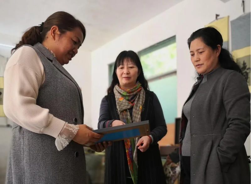 貴州省“年度法治人物”候選人李嫣:三十七載法治路上的溫暖守護者