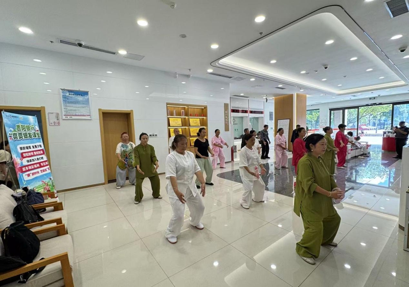 八段錦課堂。貴陽銀行開陽開州支行供圖