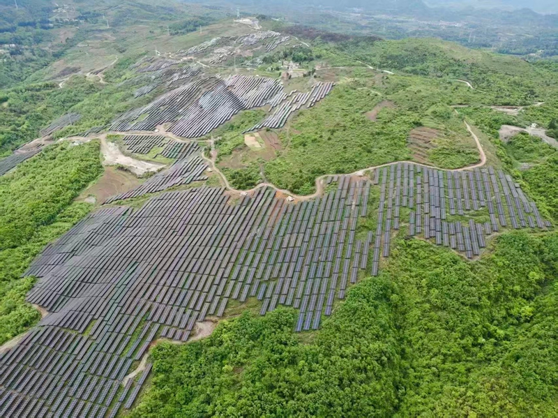 后山鎮長嶺村光伏項目 王方 攝.jpg