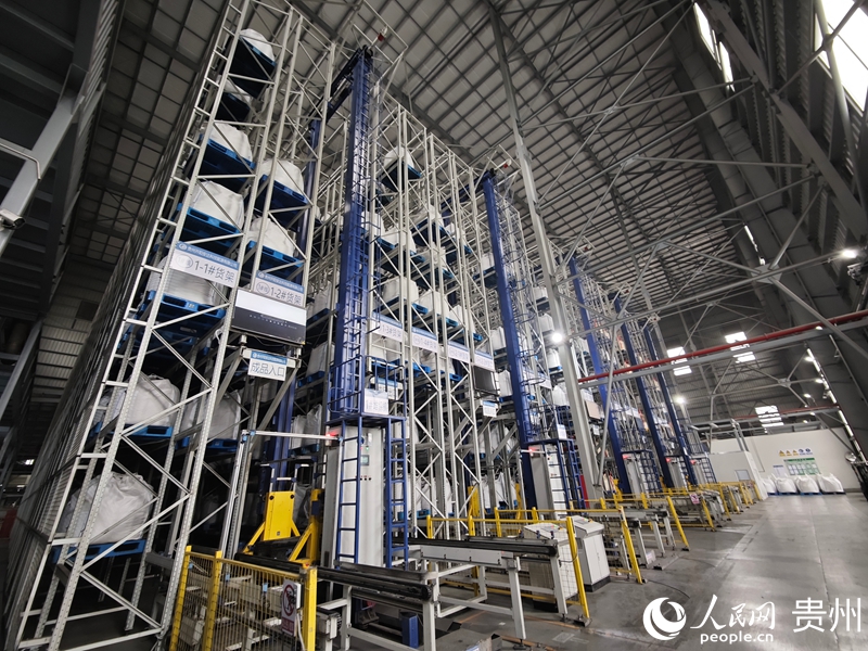 安達科技生產車間一角。人民網 黃小桃攝