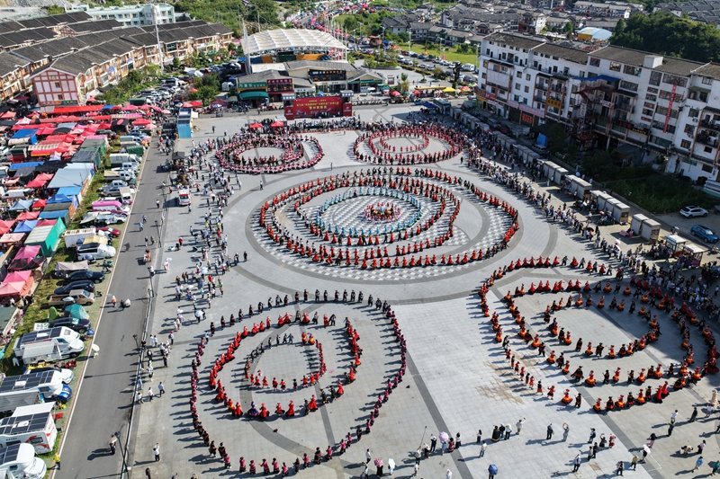 2025年百里杜鵑烏蒙歡歌展演。