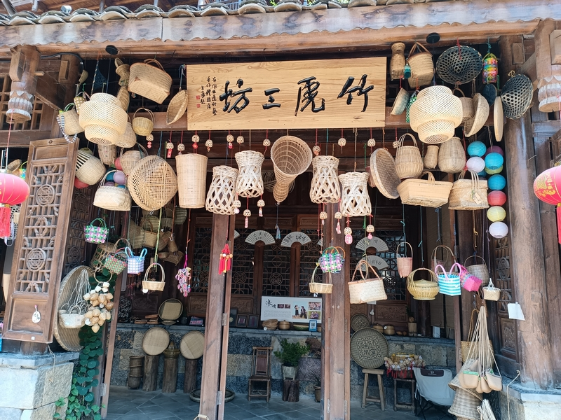 民族工藝品。陳湘飚攝