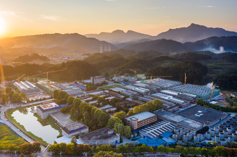 貴州金沙窖酒酒業有限公司航拍。吳艷禹攝 