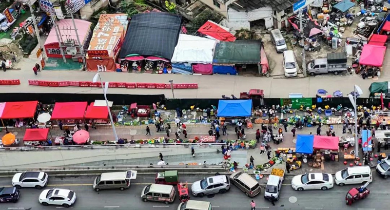 2、整治前的路段情況。