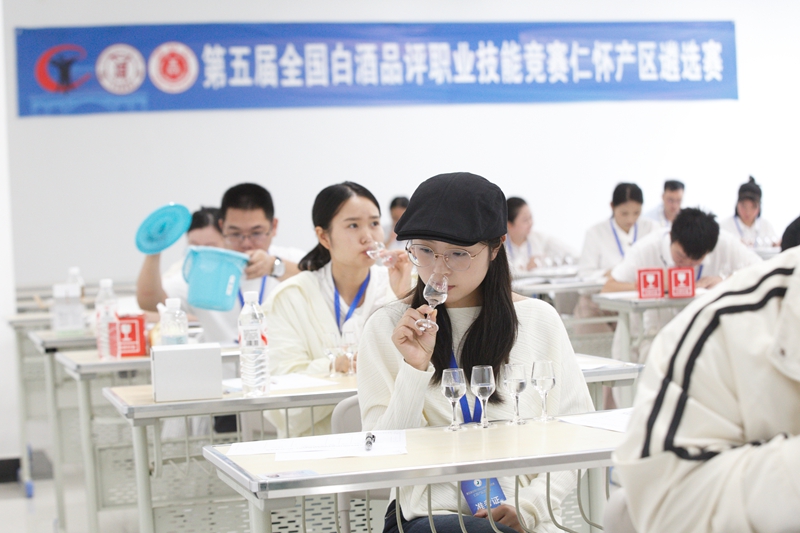 仁懷遴選11名品酒師備戰全國頂級白酒品評賽事。仁懷市委宣傳部供圖.jpg