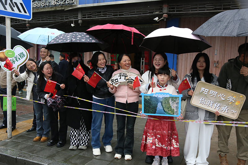 觀展群眾。