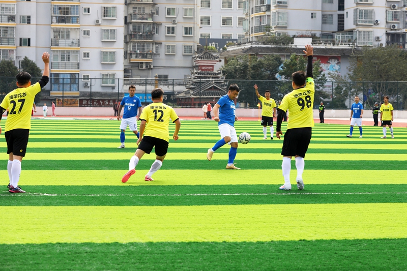 貴州鄉村足球超級聯賽黔東南賽區劍河縣資格賽揭幕戰。楊家孟 攝 (3)